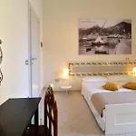 Santi E Saraceni Bed & Breakfast 3*