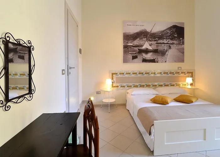 Santi E Saraceni Bed & Breakfast 3*